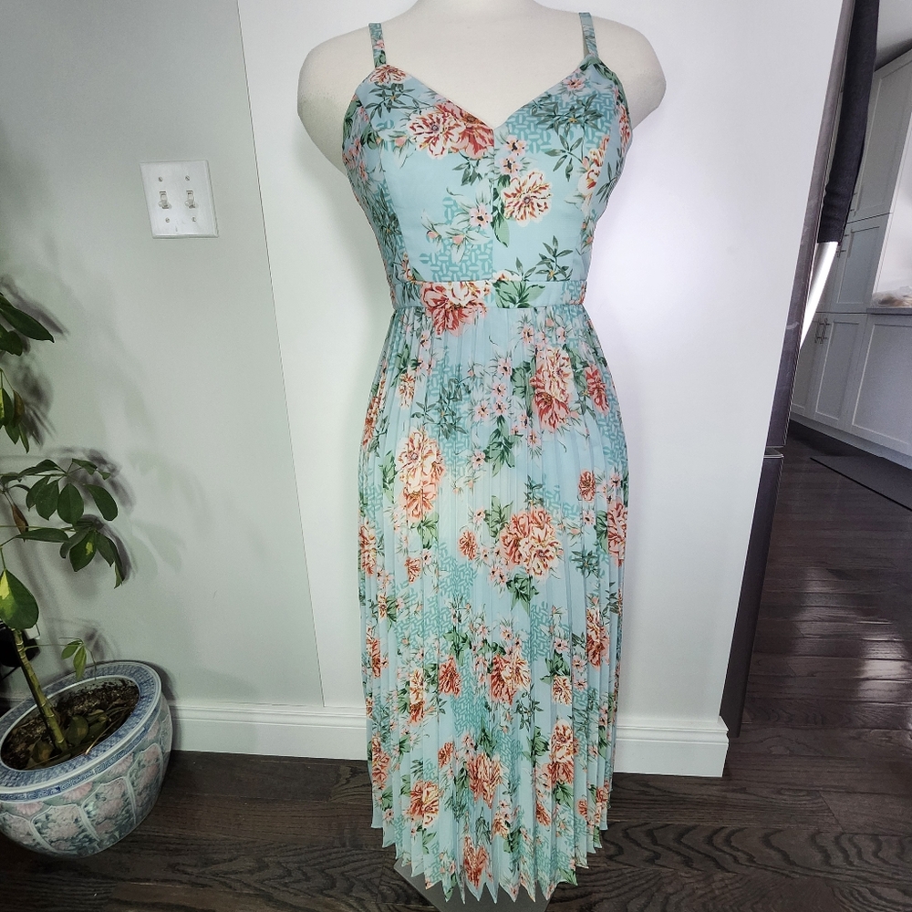 GUESS Floral Sleeveless Pleated Maxi Dress Light Airy Multicolor‎ Lined Size 2